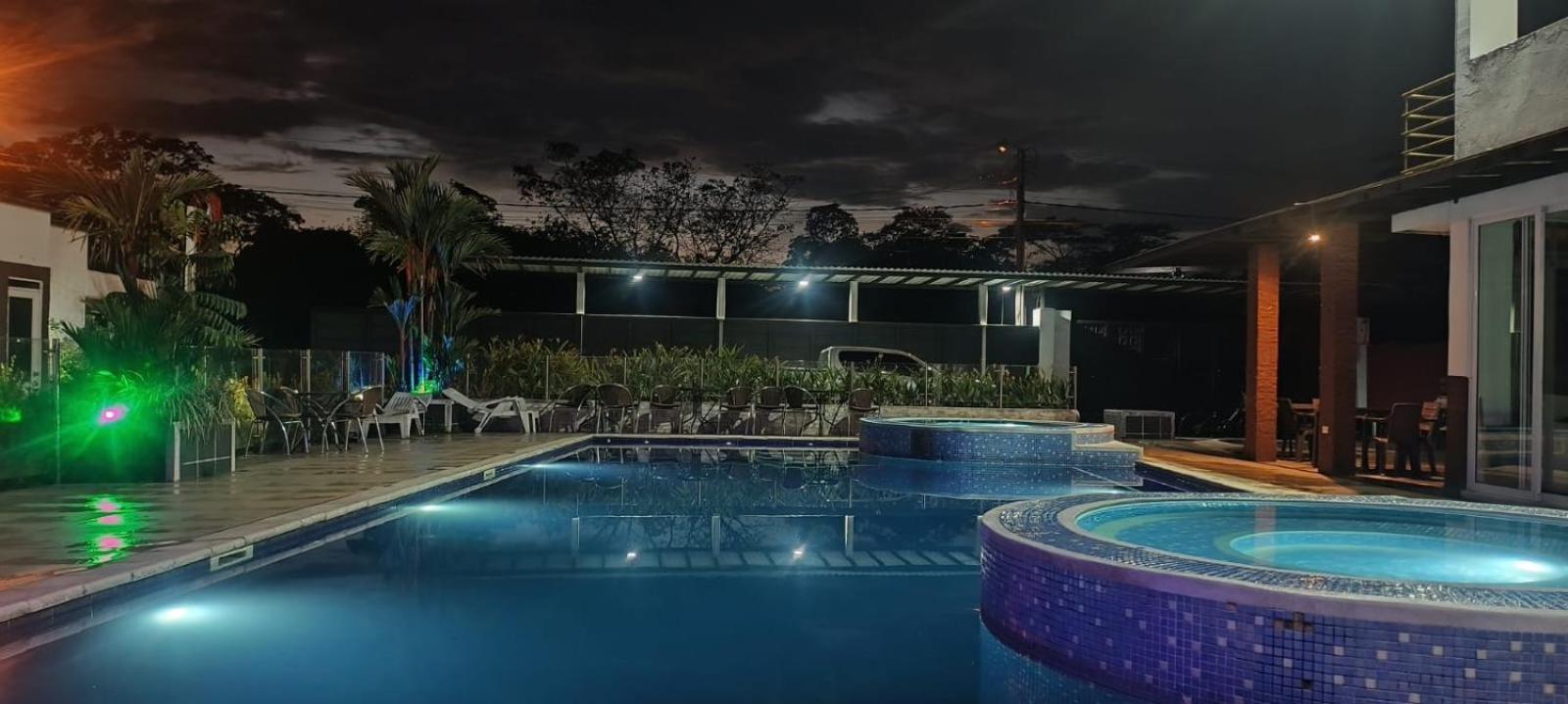 Hotel La Quinta Вильявисенсио Экстерьер фото